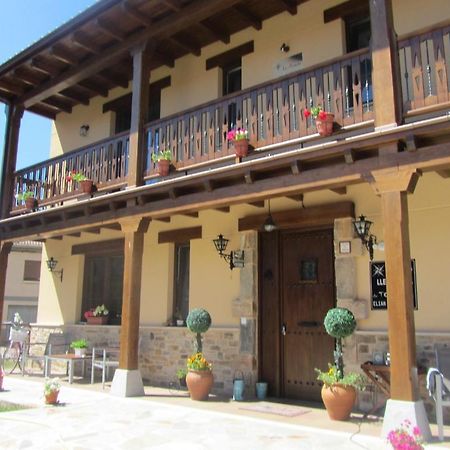 La Posada De Toribia Val De San Lorenzo Exterior photo