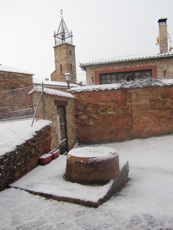 La Posada De Toribia Val De San Lorenzo Exterior photo