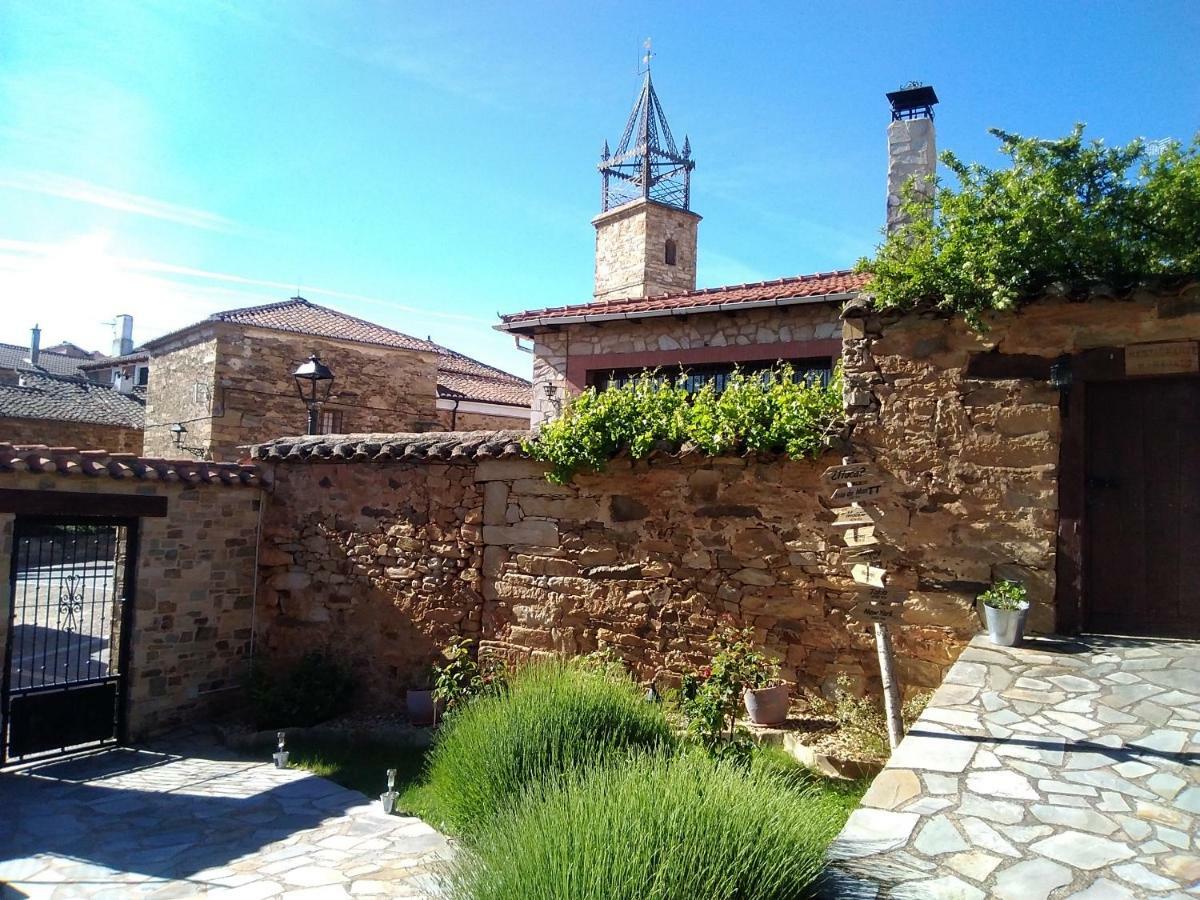 La Posada De Toribia Val De San Lorenzo Exterior photo