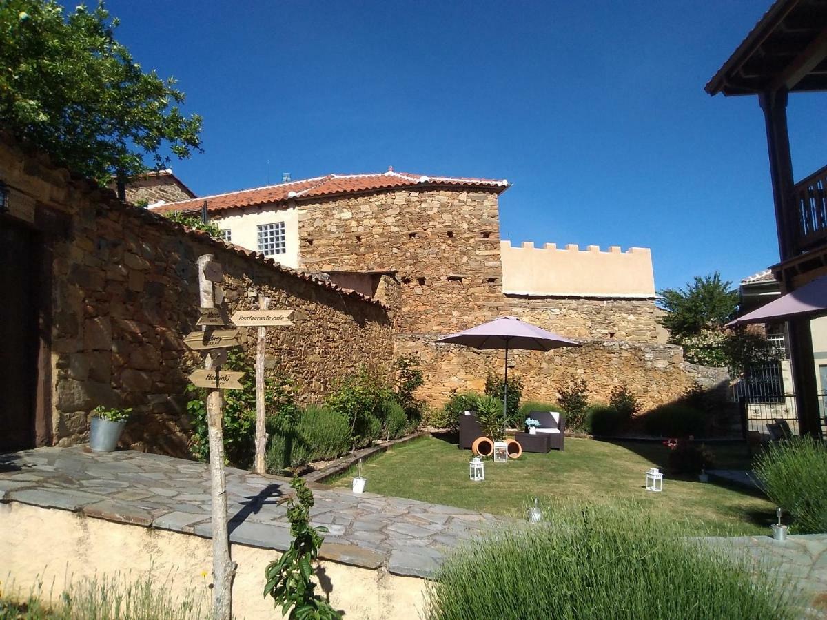 La Posada De Toribia Val De San Lorenzo Exterior photo